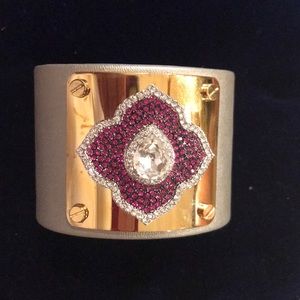 listing-status-banner